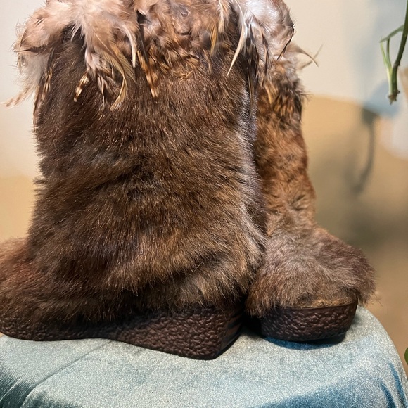 Unique boots fur and feathers - Picture 3 of 8